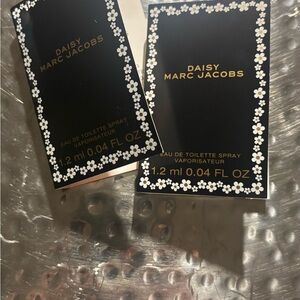 Marc Jacobs Daisy Sample Cards - Black & Gold with White Daisy Border